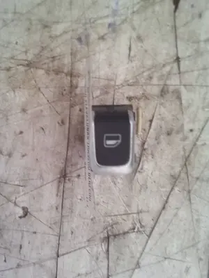 Foto de MANDO ELEVALUNAS TRASERO DERECHO AUDI A4 AVANT (8K5) 2.0 16V TDI (136 CV / 100 KW) referencia 8K0959855BFKZ