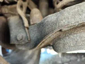 Foto de BRAZO SUSPENSION TRASERO IZQUIERDO FORD C-MAX (CB7) 1.6 TDCi CAT (116 CV / 85 KW)