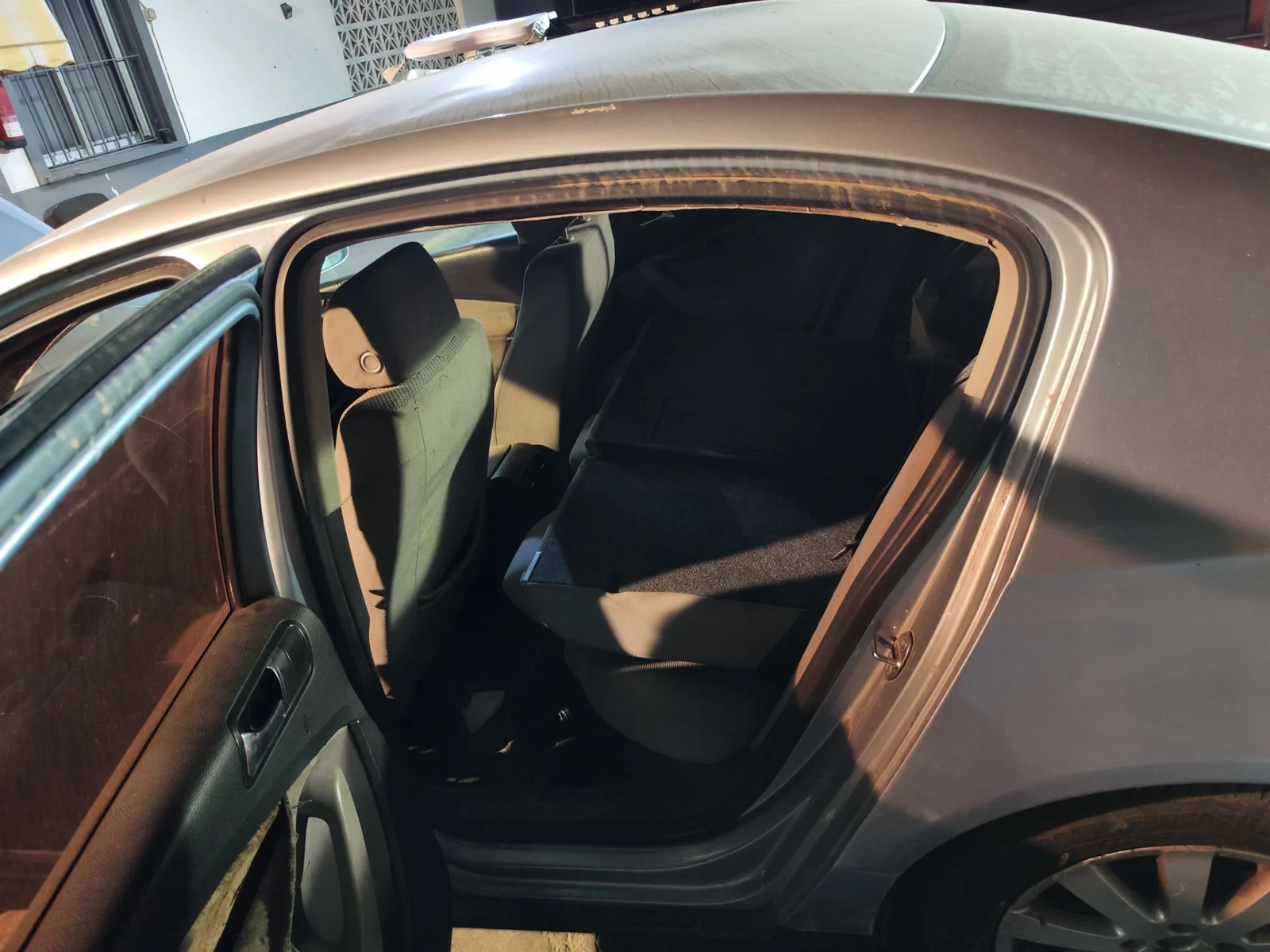 Foto de GOMAS CONTORNO PUERTA VOLKSWAGEN PASSAT BERLINA (3C2) 2.0 TDI (140 CV / 103 KW) referencia 3AF837644