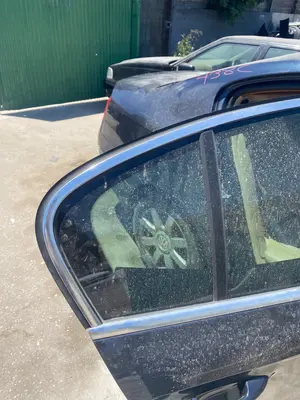 Foto de LUNA CUSTODIA TRASERA DERECHA VOLKSWAGEN PASSAT BERLINA (3C2) 2.0 TDI (140 CV / 103 KW)