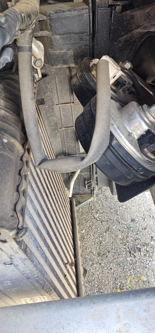 Foto de CONDENSADOR / RADIADOR AIRE ACONDICIONADO RENAULT CAPTUR I 1.5 dCi Diesel FAP (110 CV / 81 KW)