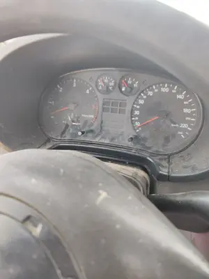 Foto de CUADRO INSTRUMENTOS AUDI A3 (8L) 1.9 TDI (110 CV / 81 KW)