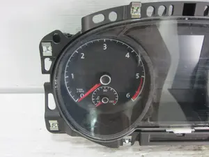 Foto de CUADRO INSTRUMENTOS VOLKSWAGEN GOLF VII BERLINA (BQ1/BE2) 1.6 TDI (116 CV / 85 KW) referencia 5G1920741D foto 3
