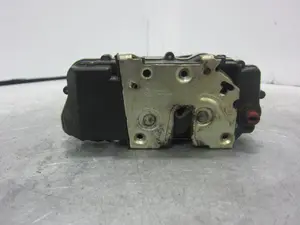 Foto de CERRADURA PUERTA TRASERA DERECHA CITROEN C5 BERLINA 2.0 HDi (109 CV / 80 KW) referencia 9138A2 foto 1