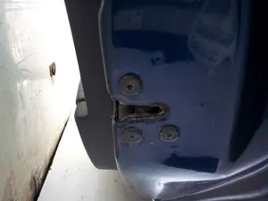 Foto de CERRADURA PUERTA TRASERA DERECHA DACIA LOGAN II 1.5 dCi Diesel FAP CAT (90 CV / 66 KW) referencia 825033585R