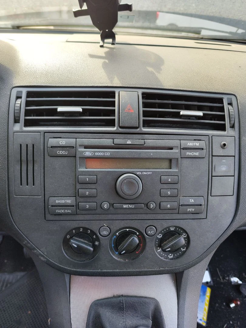Foto de SISTEMA AUDIO / RADIO CD FORD FOCUS C-MAX (CAP)(2003) 1.6 TDCi CAT (109 CV / 80 KW)