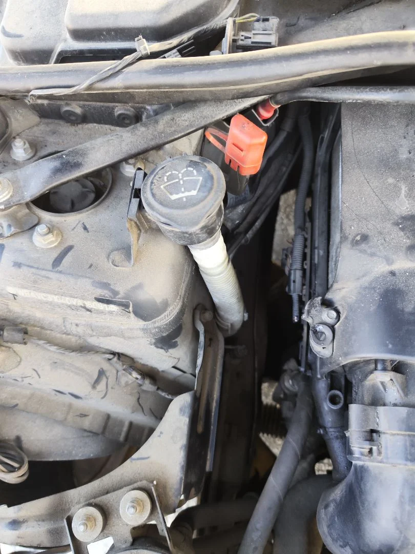 Foto de DEPOSITO LIMPIA BMW SERIE 3 BERLINA (E90) 2.0 16V Diesel (163 CV / 120 KW)