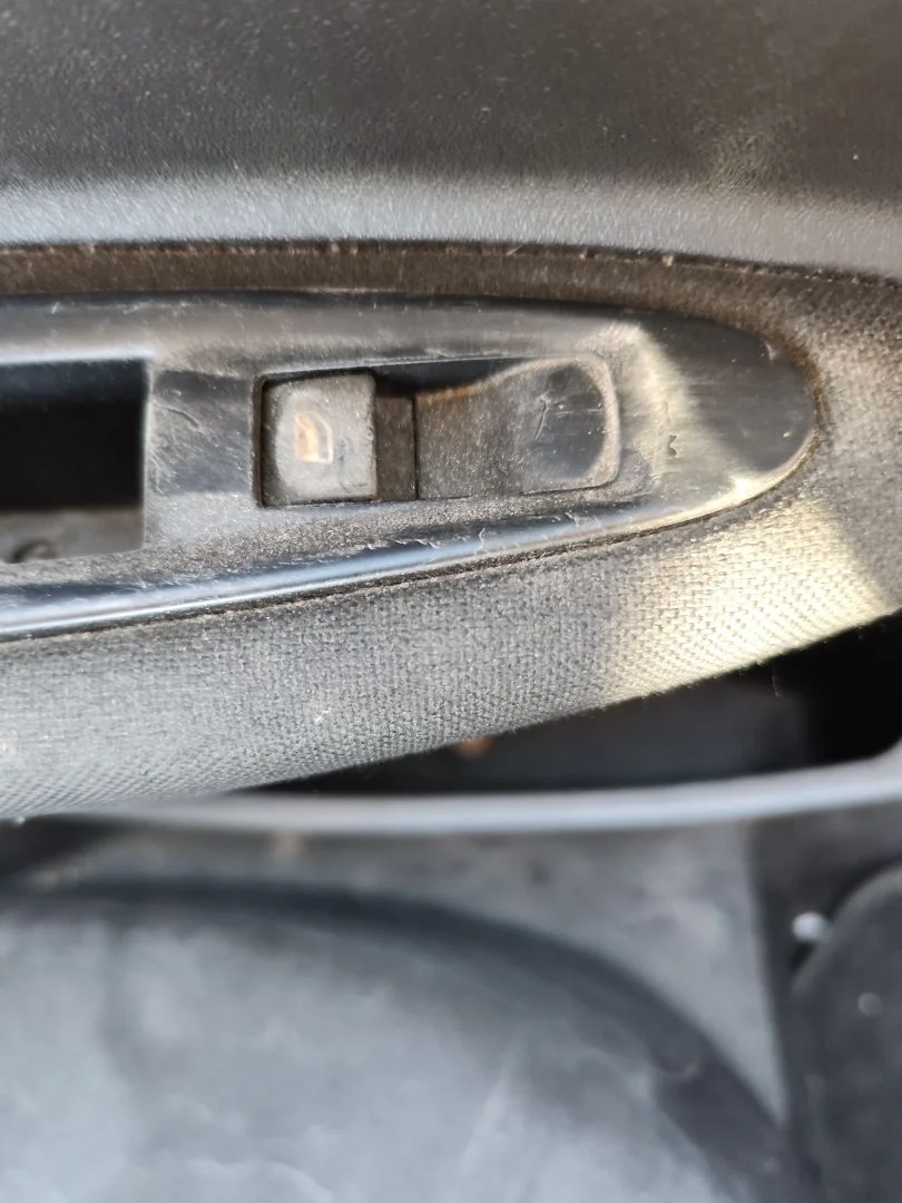 Foto de MANDO ELEVALUNAS TRASERO IZQUIERDO CITROEN C4 BERLINA