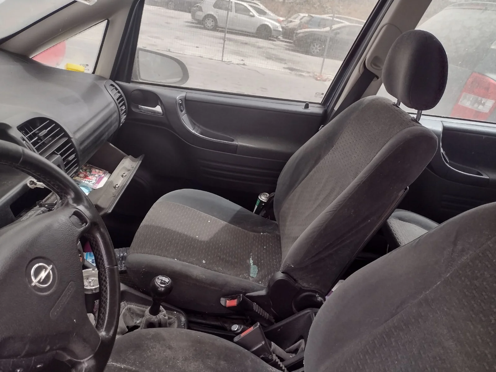 Foto de CINTURON SEGURIDAD DELANTERO DERECHO OPEL ZAFIRA A 2.0 DTI (101 CV / 74 KW) referencia 13122625