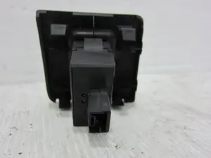 Foto de INTERRUPTOR PEUGEOT 407 1.6 HDi FAP CAT (9HZ / DV6TED4) (109 CV / 80 KW) referencia 96384422XT foto 4