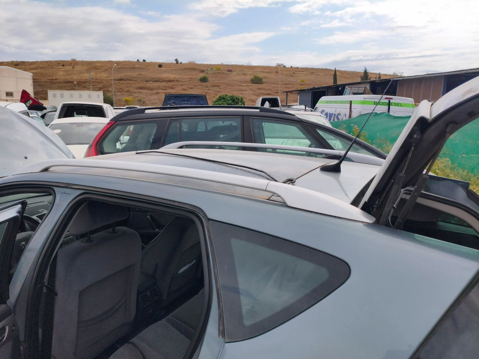 Foto de BARRAS TECHO PEUGEOT 407 SW 2.0 16V HDi FAP CAT (RHR / DW10BTED4) (136 CV / 100 KW)