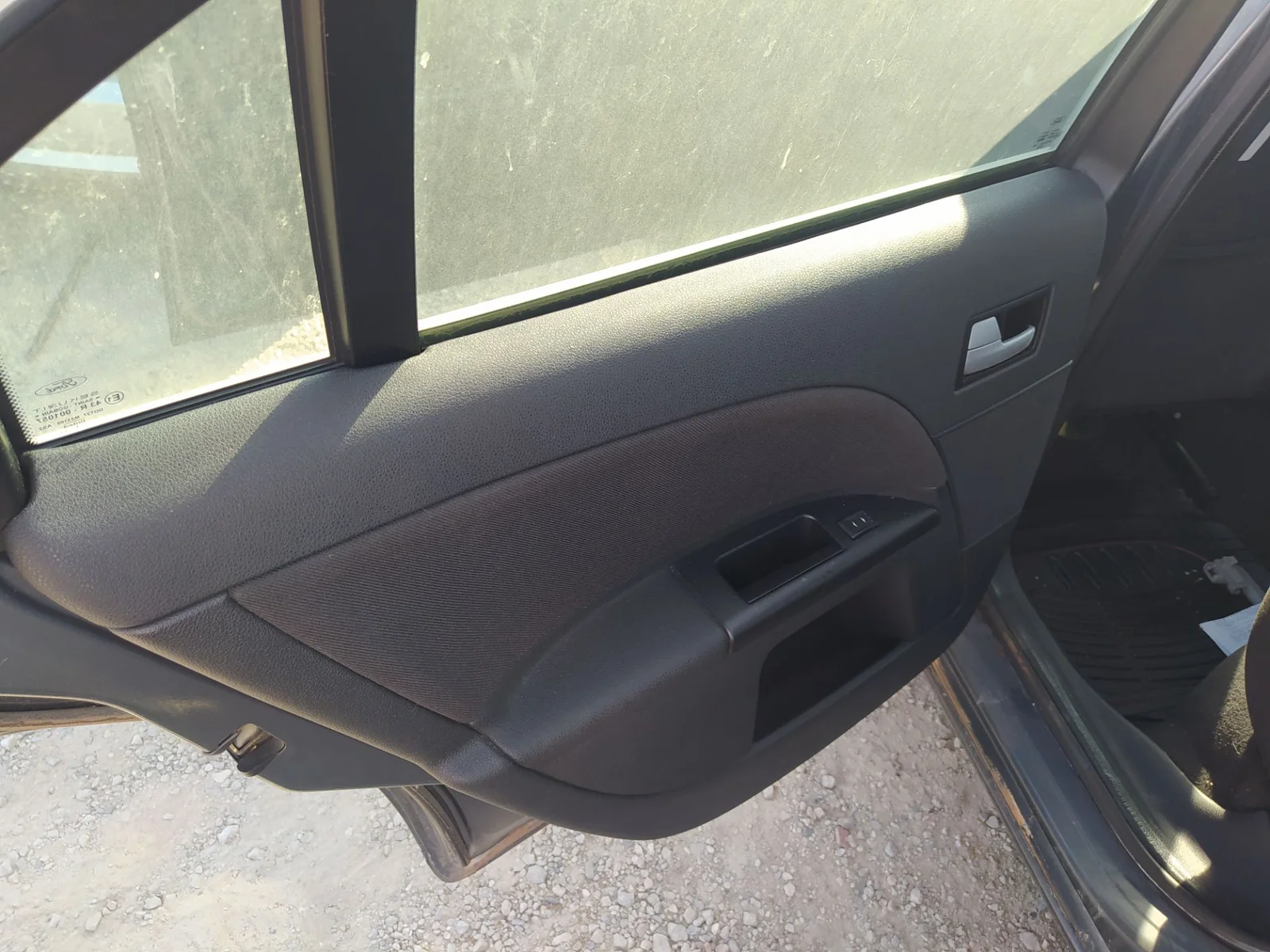 Foto de MANDO ELEVALUNAS TRASERO IZQUIERDO FORD MONDEO BERLINA (GE) 2.0 TDCi CAT (131 CV / 96 KW)