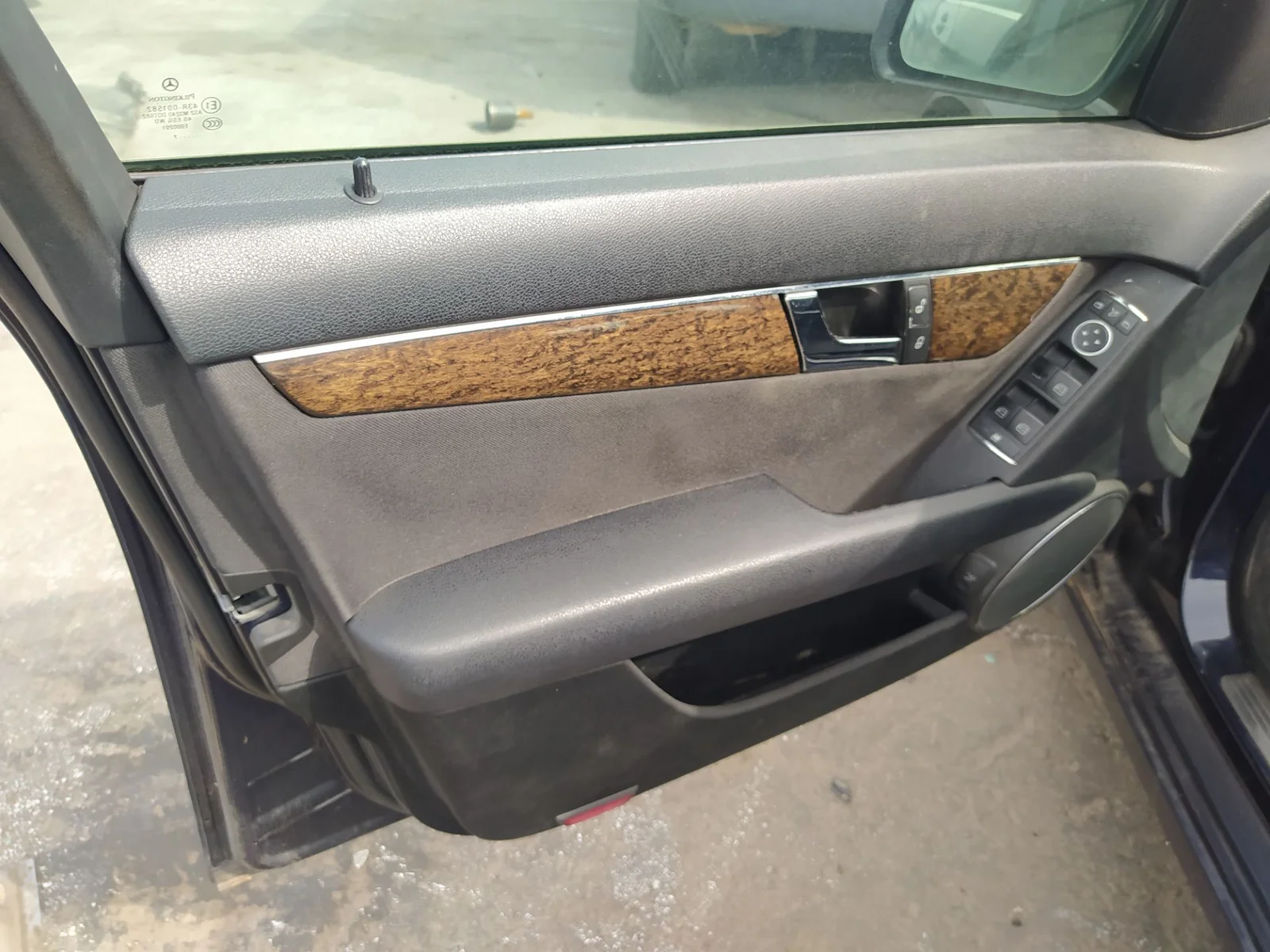 Foto de MANETA INTERIOR DELANTERA IZQUIERDA MERCEDES-BENZ CLASE C (BM 204) BERLINA 2.2 CDI CAT (170 CV / 125 KW)