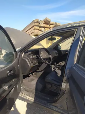 Foto de GOMAS CONTORNO PUERTA SSANGYONG ACTYON 2.0 TD CAT (141 CV / 104 KW)