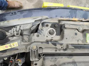 Foto de CERRADURA CAPO BMW SERIE 5 BERLINA (E39) 3.0 24V Turbodiesel CAT (193 CV / 142 KW)