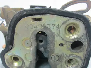 Foto de CERRADURA PUERTA DELANTERA DERECHA OPEL ASTRA F BERLINA referencia 90452374 foto 3