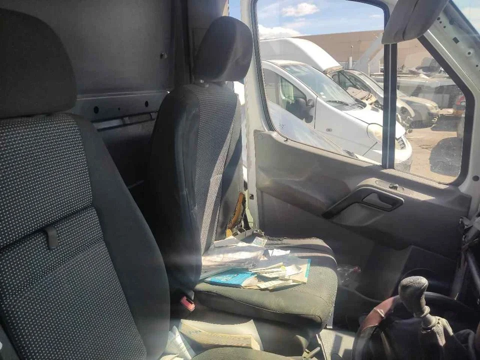 Foto de ASIENTO DELANTERO IZQUIERDO MERCEDES-BENZ SPRINTER II FURGÓN 2.1 CDI CAT (129 CV / 95 KW)