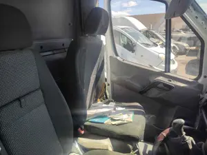 Foto de ASIENTO DELANTERO IZQUIERDO MERCEDES-BENZ SPRINTER II FURGÓN 2.1 CDI CAT (129 CV / 95 KW)