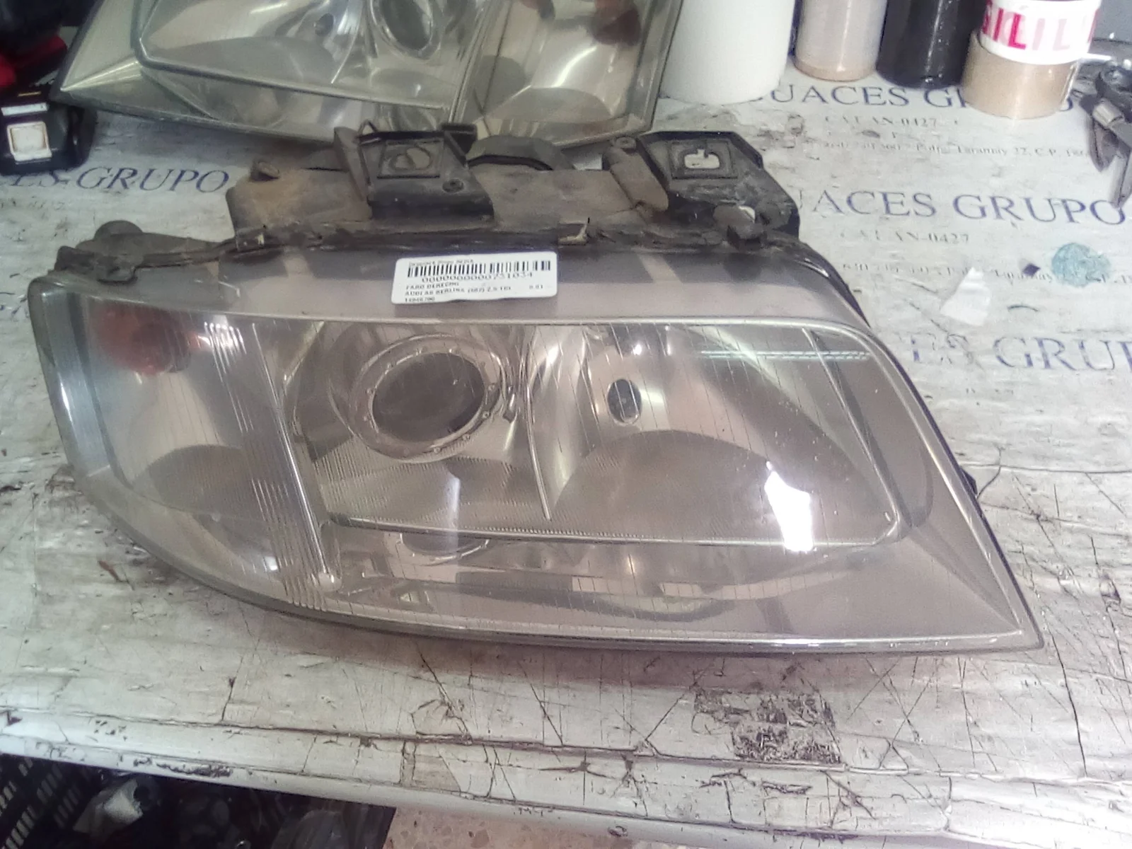 Foto de FARO DERECHO AUDI A6 BERLINA (4B2) 2.5 V6 24V TDI (180 CV / 132 KW) referencia 14846700