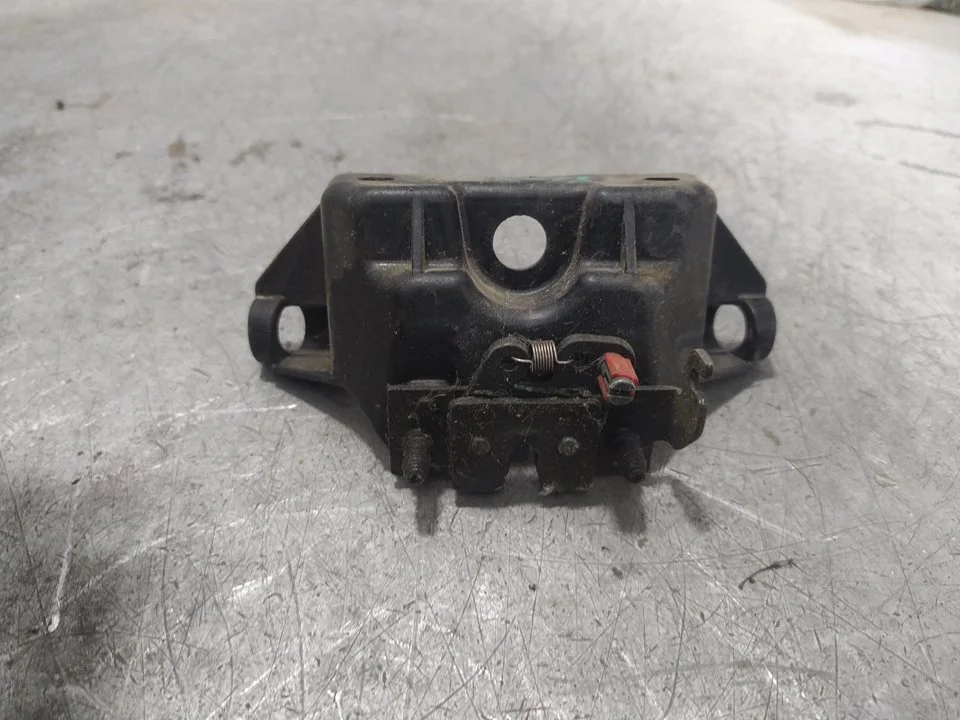 Foto de CERRADURA ASIENTO PIAGGIO (VESPA) VESPA GTS 124 cm3 - 11 kW (15 CV / 11 KW)
