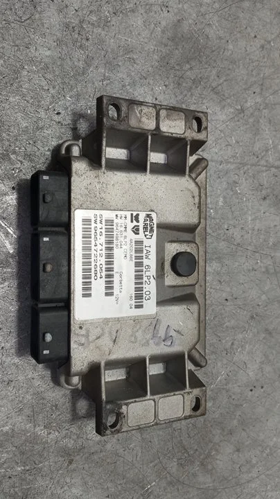 Foto de CENTRALITA MOTOR UCE PEUGEOT 206 1.4 16V CAT (KFU / ET3J4) (88 CV / 65 KW) referencia 9654722680