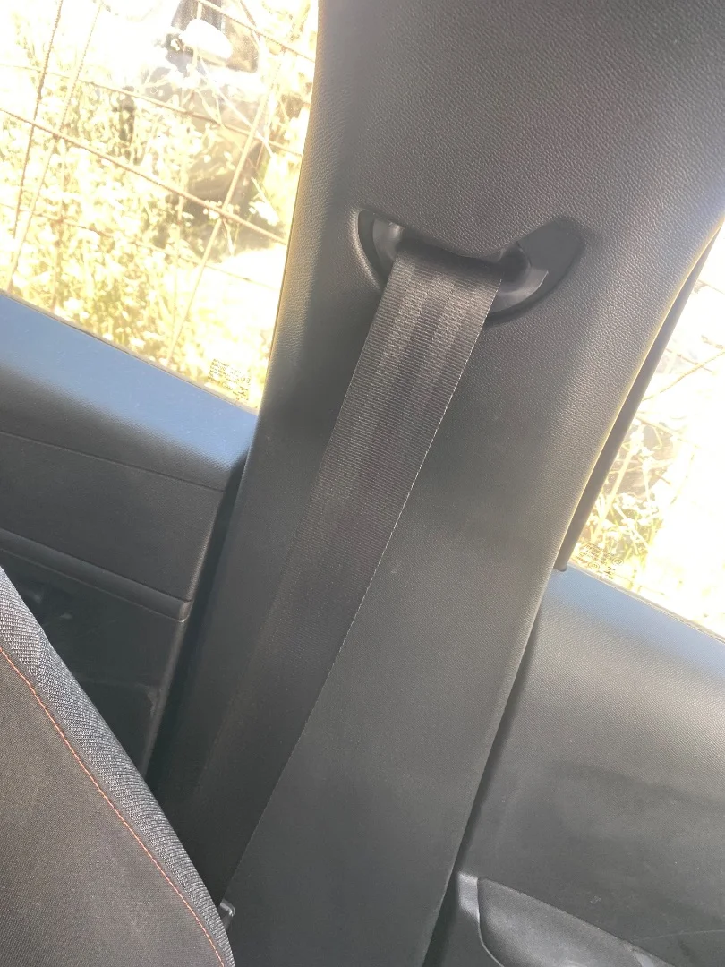 Foto de CINTURON SEGURIDAD DELANTERO IZQUIERDO PEUGEOT 208 (P2) 1.2 PureTech (74 CV / 55 KW)