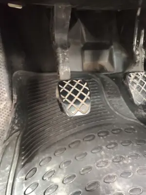 Foto de PEDAL EMBRAGUE VOLKSWAGEN BORA BERLINA (1J2)(1998) 1.9 TDI (110 CV / 81 KW)