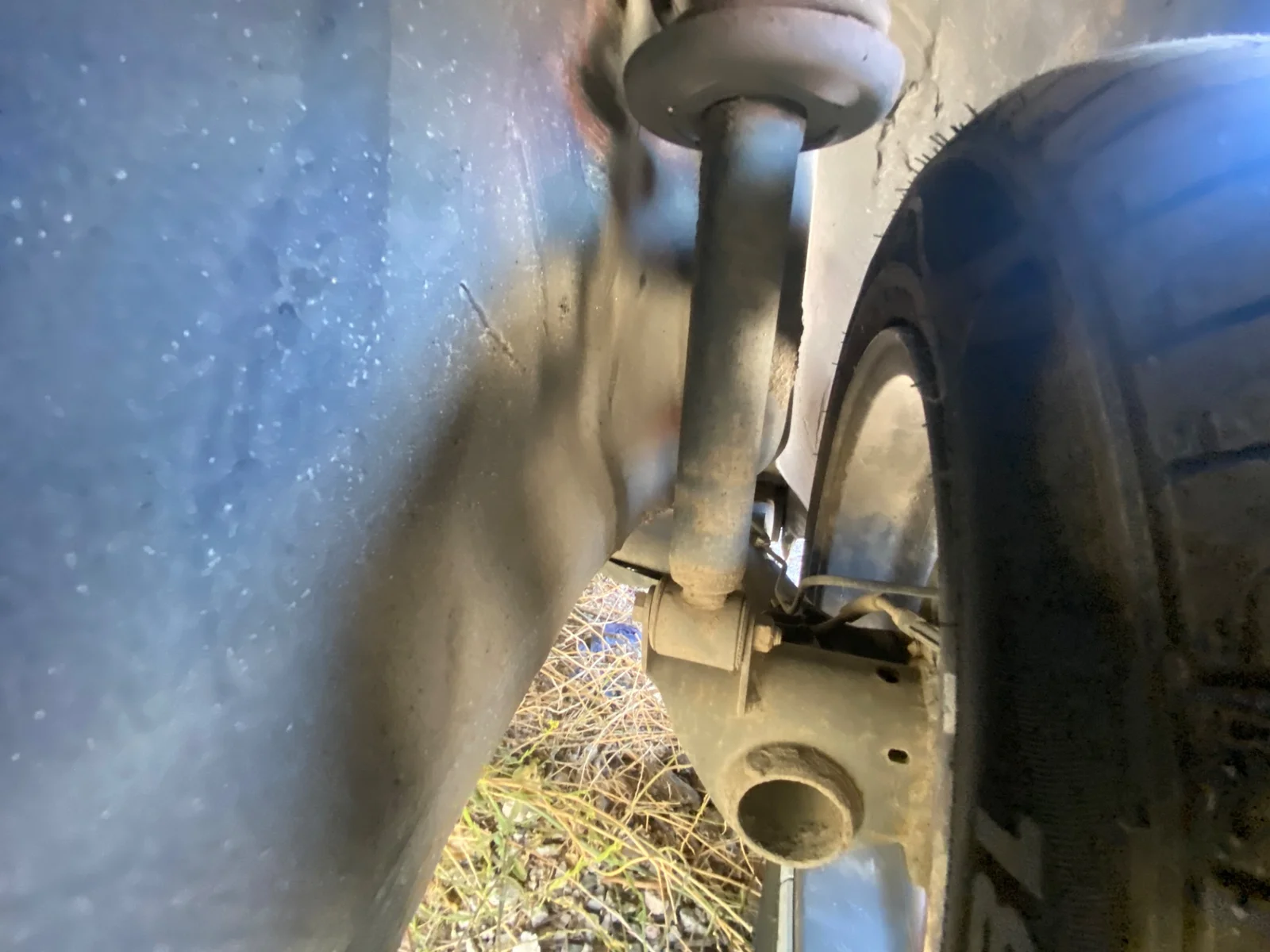Foto de BRAZO SUSPENSION TRASERO DERECHO VOLKSWAGEN POLO III (6N1) 1.4 (60 CV / 44 KW)