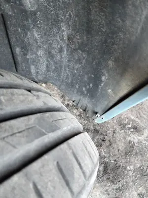 Foto de PASO RUEDA DELANTERO DERECHO CITROEN C3 1.4 HDi (68 CV / 50 KW)