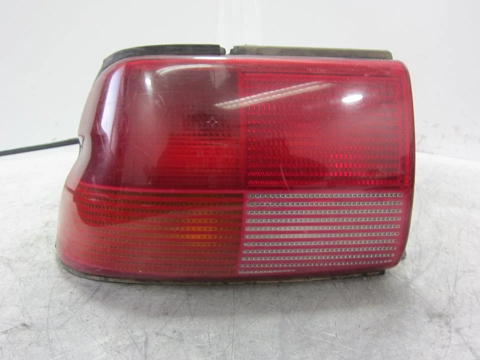 Foto de PILOTO TRASERO IZQUIERDO FORD ESCORT BERL./TURNIER 1.8 Diesel CAT (58 CV / 43 KW) referencia 93AG13A603
