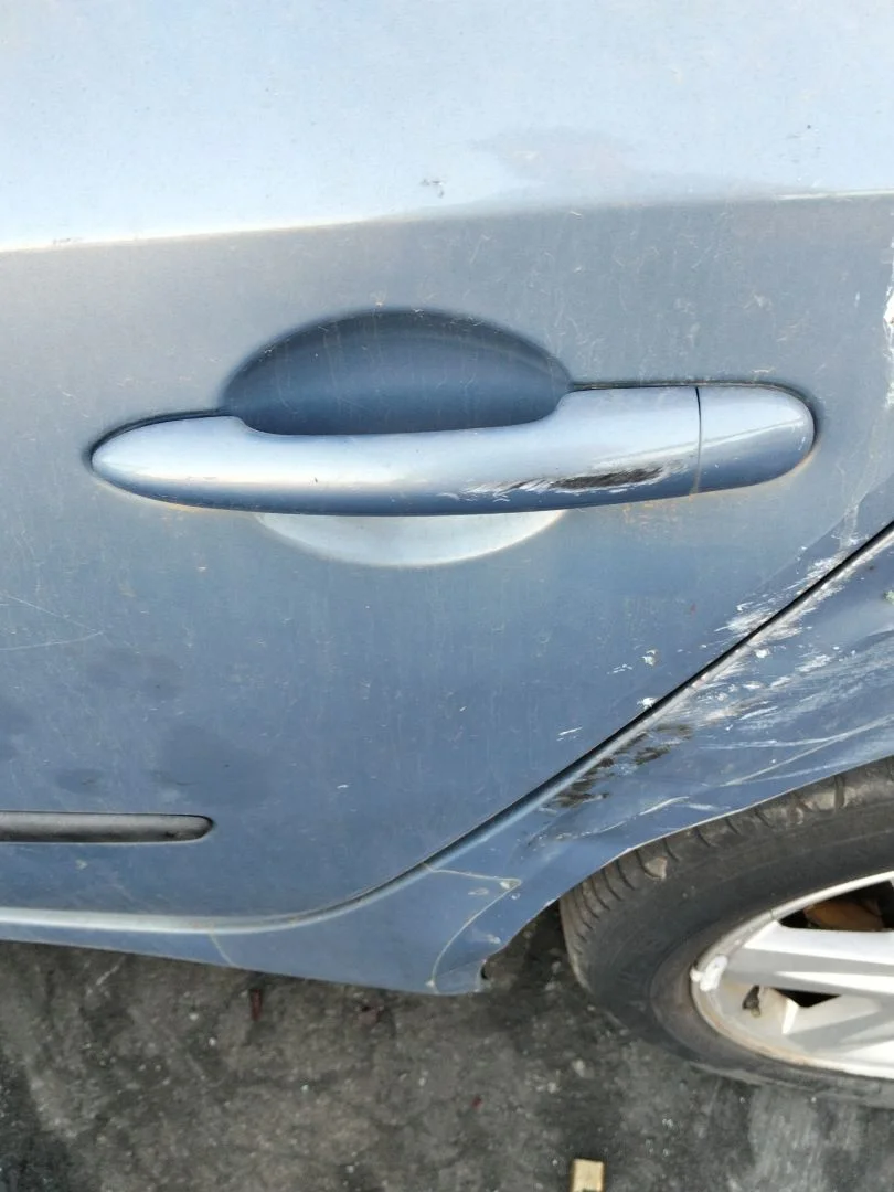 Foto de MANETA EXTERIOR TRASERA IZQUIERDA RENAULT LAGUNA II (BG0) 1.9 dCi Diesel CAT (101 CV / 74 KW) referencia 7701472932