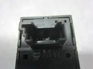 Foto de MANDO ELEVALUNAS TRASERO DERECHO BMW SERIE 1 BERLINA 5P (F20) 2.0 Turbodiesel (116 CV / 85 KW) referencia 920810602 foto 2