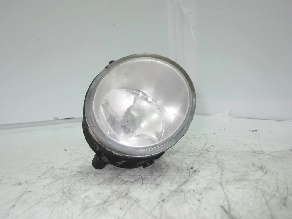 Foto de FARO ANTINIEBLA DERECHO RENAULT SCENIC I (JA...) 1.9 dCi Diesel CAT (102 CV / 75 KW) referencia 7700420127