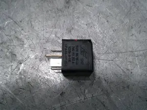 Foto de RELE AUDI A3 (8L) 1.9 TDI (101 CV / 74 KW) referencia 7M0951253A foto 2