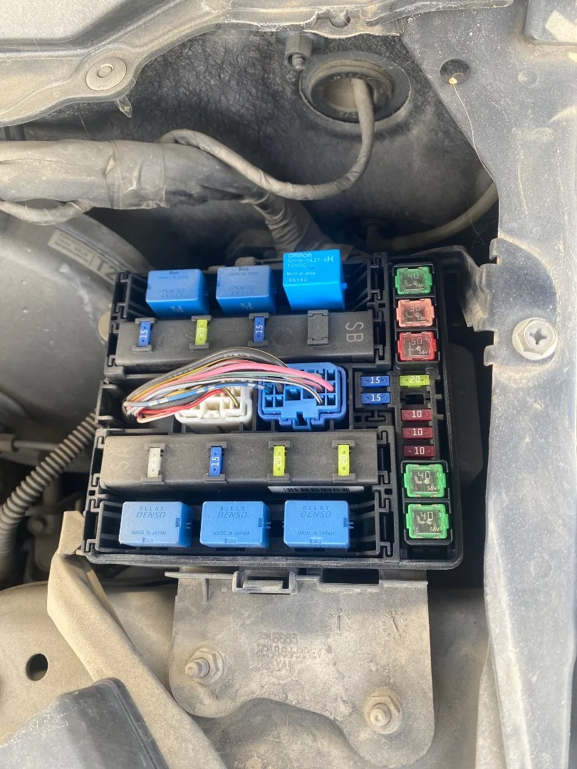Foto de CAJA RELES / FUSIBLES SUZUKI GRAND VITARA (JB/JT) 2.0 16V CAT (140 CV / 103 KW) referencia 8942YA1
