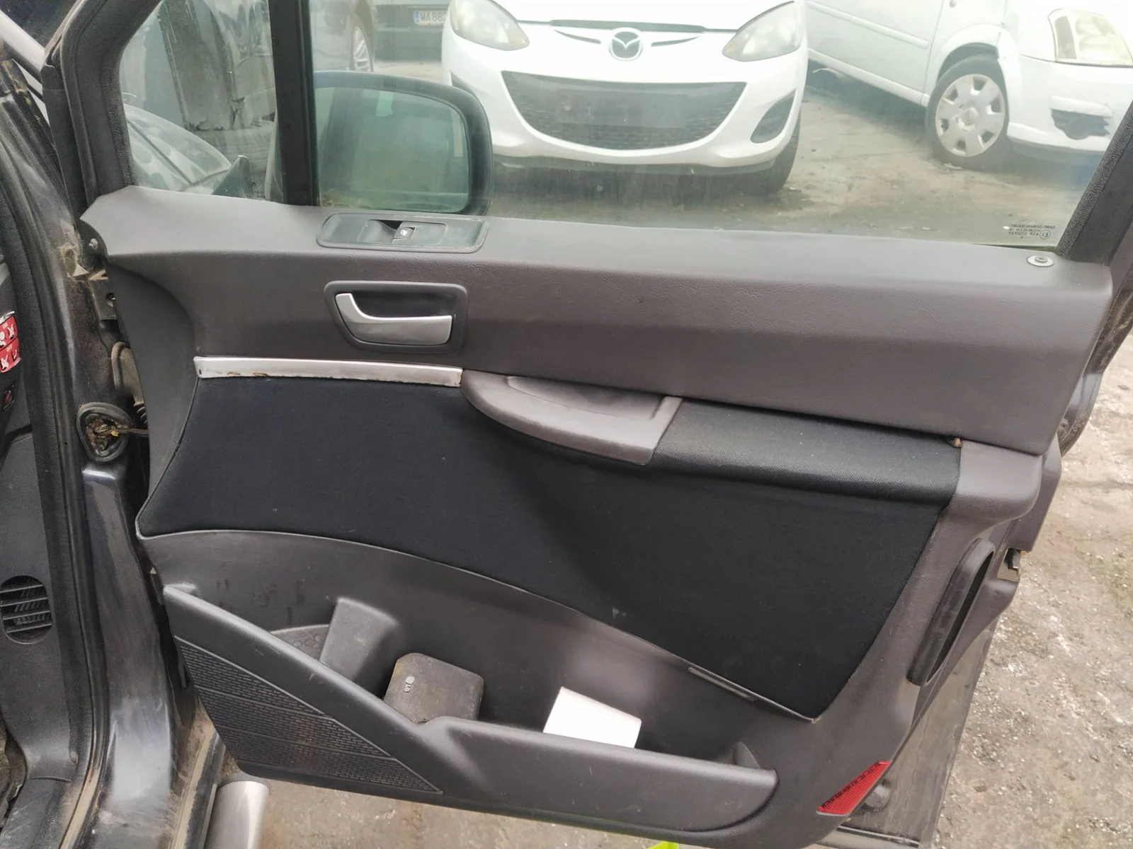 Foto de GUARNECIDO PUERTA DELANTERA DERECHA PEUGEOT 807 2.2 HDi FAP CAT (4HW) (128 CV / 94 KW) referencia 9331T2