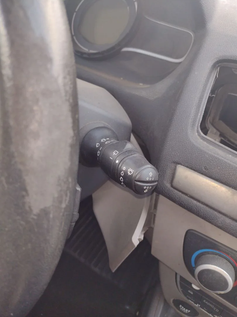 Foto de MANDO LIMPIA RENAULT MEGANE III BERLINA 5P 1.5 dCi Diesel CAT (86 CV / 63 KW)