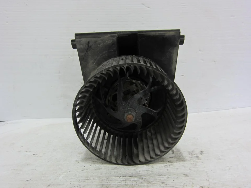 Foto de MOTOR CALEFACCION SEAT LEON (1M1) 1.9 TDI (110 CV / 81 KW) referencia 1J1819021A