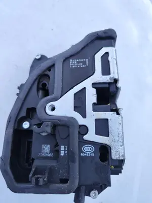 Foto de CERRADURA PUERTA DELANTERA DERECHA BMW SERIE 3 BERLINA (E90) 2.0 Turbodiesel CAT (143 CV / 105 KW) referencia 51227060296