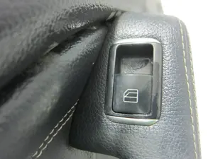 Foto de MANDO ELEVALUNAS TRASERO IZQUIERDO MERCEDES-BENZ CLASE GLA (BM 156) 2.1 CDI CAT (136 CV / 100 KW) referencia 20490581029107