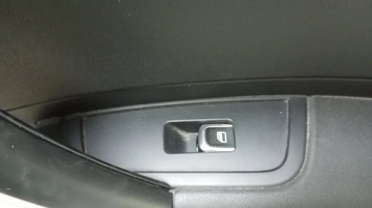 Foto de MANDO ELEVALUNAS TRASERO DERECHO AUDI A1 SPORTBACK (8XF) 1.6 TDI (116 CV / 85 KW) referencia 4H0959855A