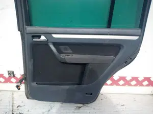 Foto de GUARNECIDO PUERTA TRASERA DERECHA VOLKSWAGEN TOURAN (1T2) 1.9 TDI (105 CV / 77 KW) foto 3