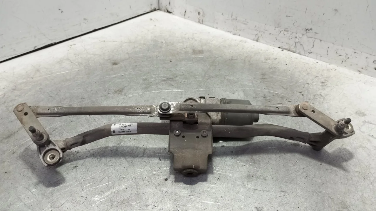 Foto de MOTOR LIMPIA DELANTERO SEAT IBIZA (6L1) 1.9 TDI (101 CV / 74 KW) referencia 6L1955023H