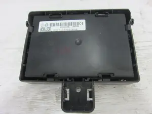 Foto de CAJA RELES / FUSIBLES RENAULT CLIO III 1.5 dCi Diesel (68 CV / 50 KW) referencia 8200652285 foto 5