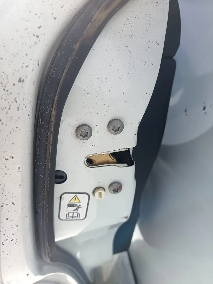 Foto de CERRADURA PUERTA TRASERA IZQUIERDA ALFA ROMEO GIULIETTA (191) 1.6 JTDM CAT (105 CV / 77 KW)