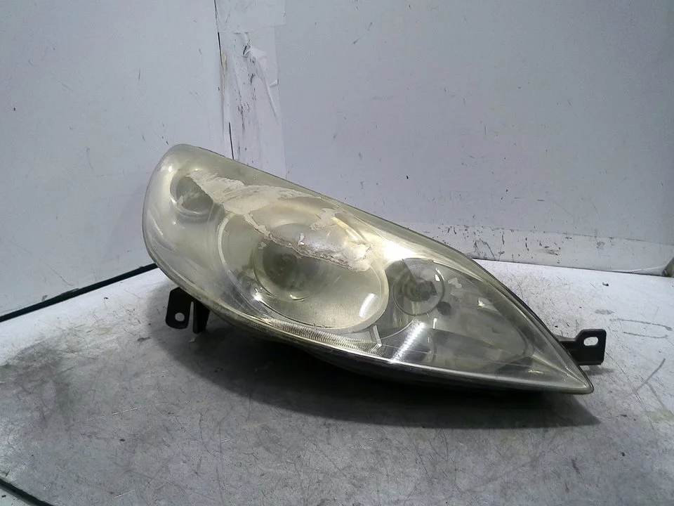 Foto de FARO DERECHO PEUGEOT 407 2.0 16V HDi FAP CAT (RHR / DW10BTED4) (136 CV / 100 KW) referencia 0301213272