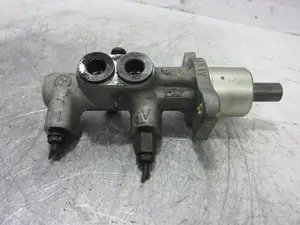 Foto de BOMBA FRENO BMW SERIE 3 COMPACTO (E36) 1.7 Turbodiesel CAT (90 CV / 66 KW) referencia 34336785666 foto 3