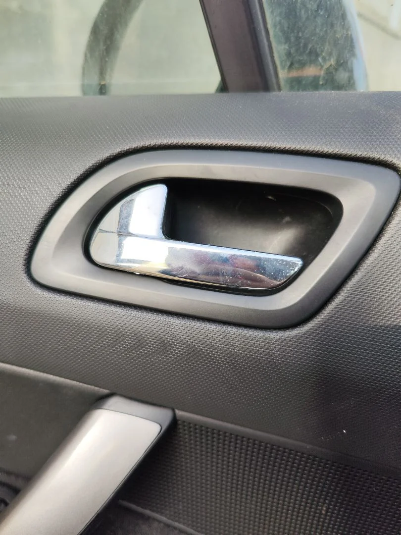 Foto de MANETA INTERIOR DELANTERA IZQUIERDA PEUGEOT 308 1.6 16V (120 CV / 88 KW) referencia 9143Q1