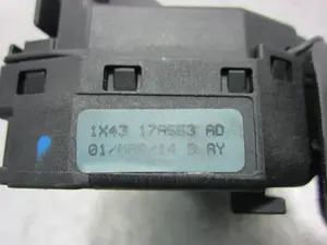 Foto de MANDO LIMPIA JAGUAR X-TYPE 3.0 V6 24V CAT (230 CV / 169 KW) referencia 1X4317A553AD foto 2