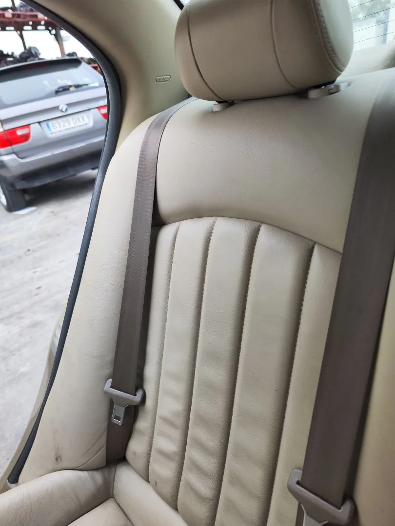 Foto de CINTURON SEGURIDAD TRASERO DERECHO JAGUAR X-TYPE 2.1 V6 24V CAT (156 CV / 115 KW)